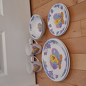 Gibson Looney Tunes tweety bird hearts/flowers plates, bowls, and mugs